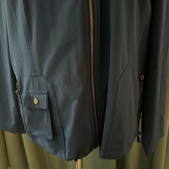 Zenergy by Chicos Navy Full Zipper Jacket Size M Rain Resistant - Picture 2 of 9